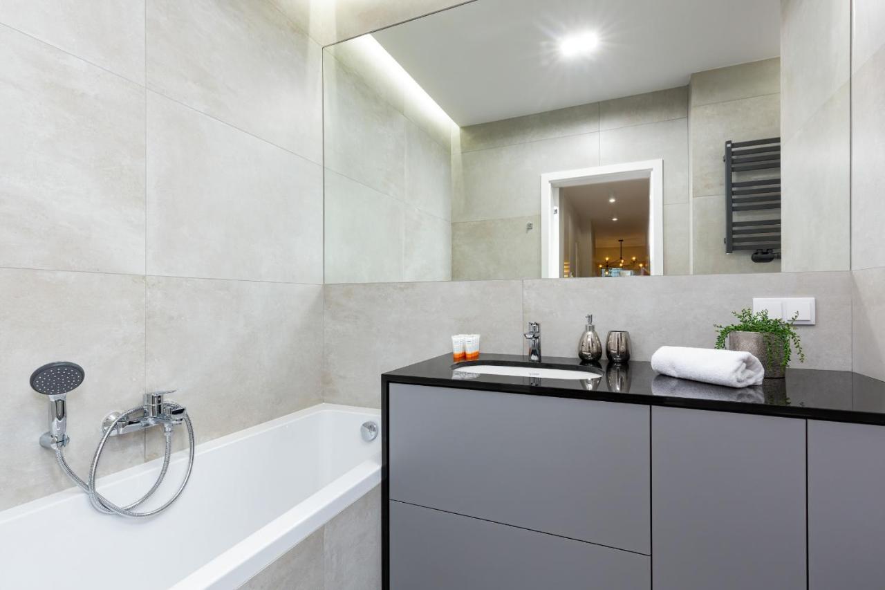 Mennica Residence - City Center By Renters Prestige Varšava Exteriér fotografie